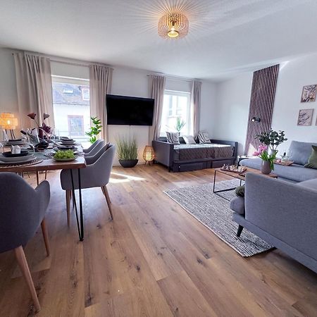 Upper Room Apartment Im Zentrum Mit Kostenfreiem Parkplatz Neustadt an der Weinstraße Exterior foto