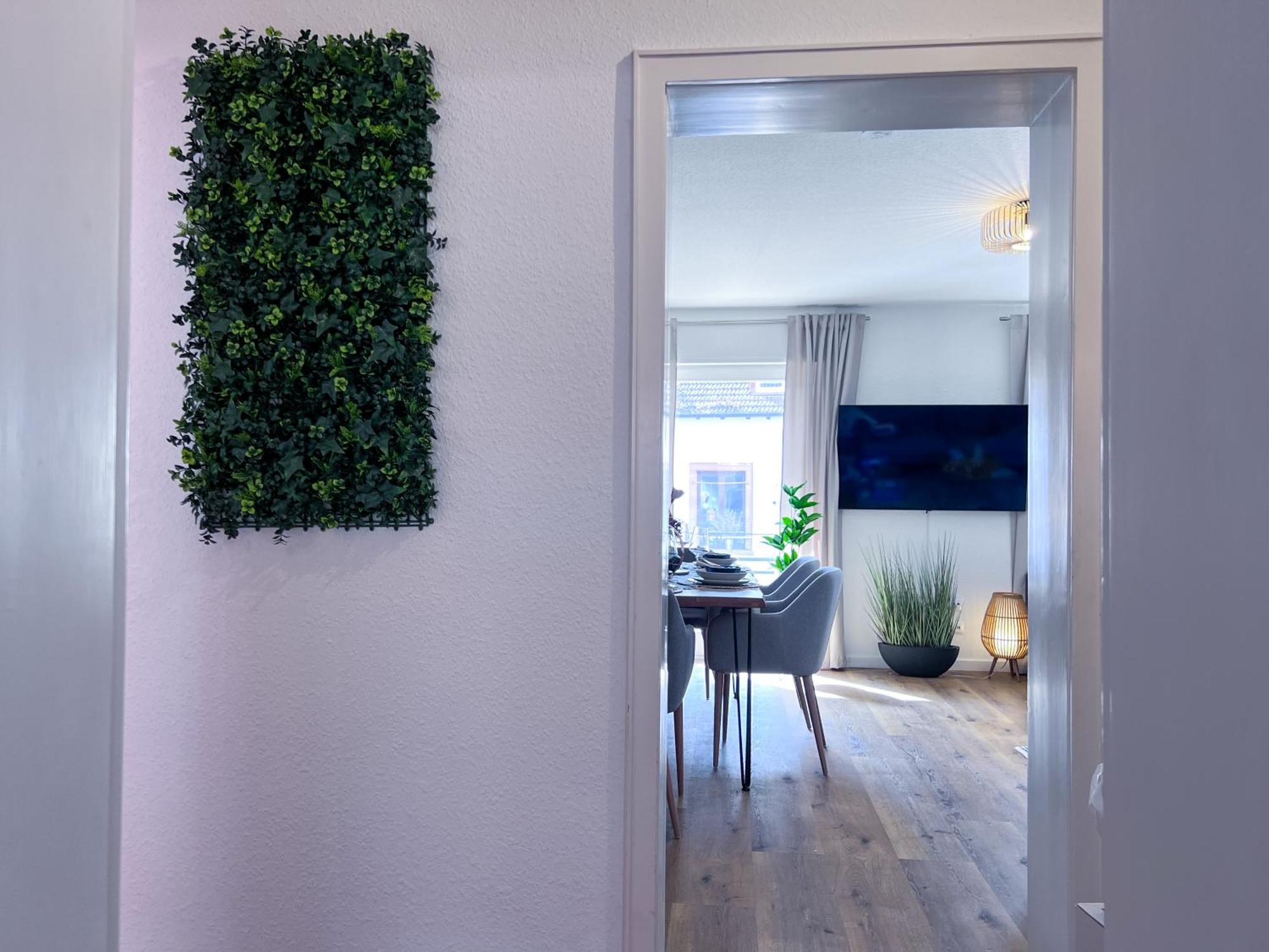 Upper Room Apartment Im Zentrum Mit Kostenfreiem Parkplatz Neustadt an der Weinstraße Exterior foto
